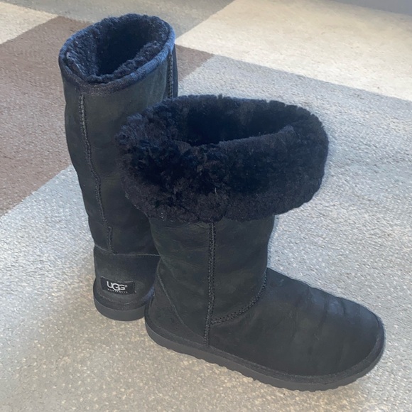 Uggs Australia classic Tall Essential Boots - Picture 2 of 12